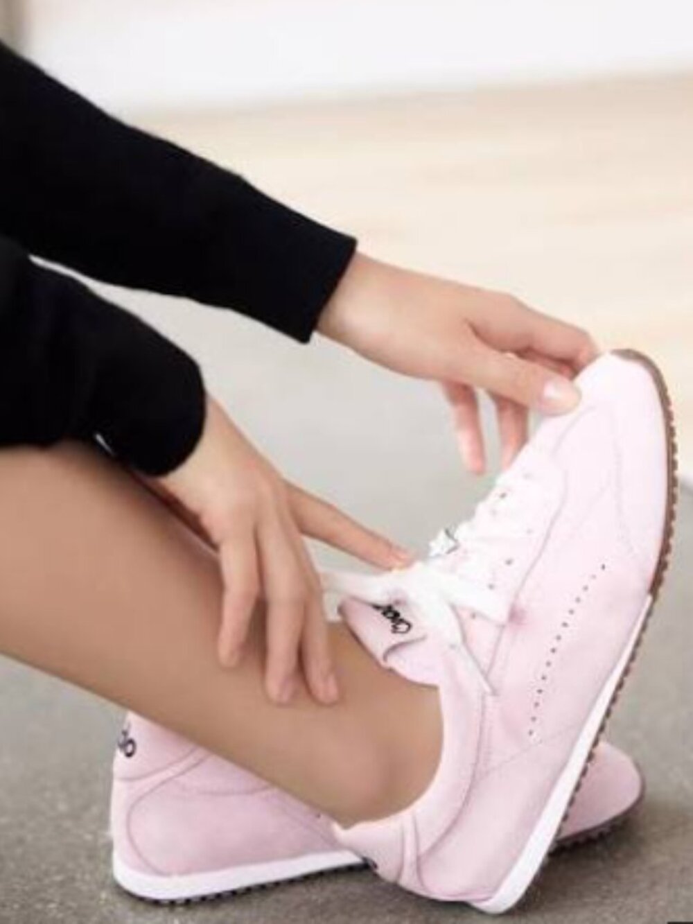 Alo Yoga x JISOO Sunset Sneakers Bloom Pink M7/W8.5 NWT - Picture 3 of 13
